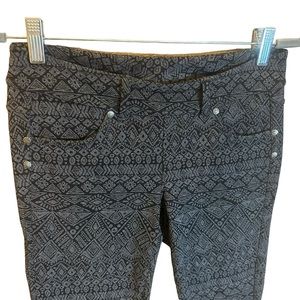 Athleta Cassava Bettona Leggings with Pockets Stretch Pants Size Small GrayBlack